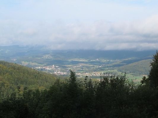 Fernsicht mit bewölktem Himmel