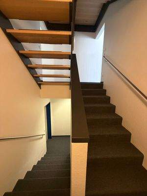 Treppenhaus EG ins UG_2.jpeg