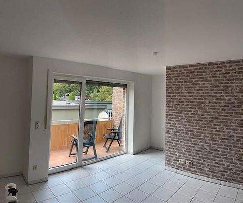 Wohnzimmer m. Blick auf Balkon