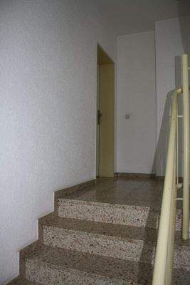 separates Treppenhaus mit Zugang zum Büro