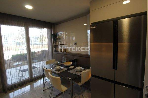 Flats with Swimming Pool in Istanbul Beylikduzu