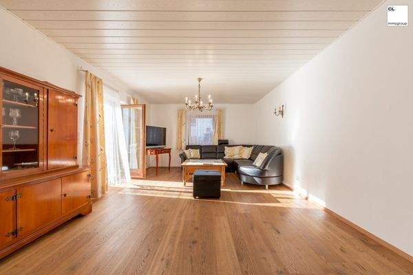 Wohn- Essbereich mit Zugang auf die Terrasse