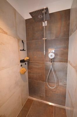 Masterbad Walk-In-Dusche.jpg