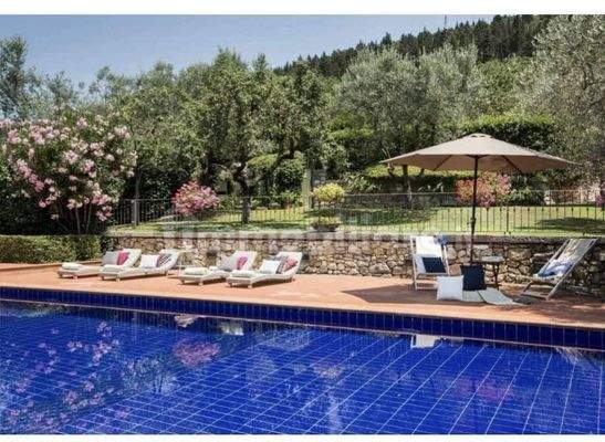 Villa in Carteano mit Panoramablick (Prato – Toskana)