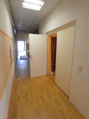 12 Flur.JPG