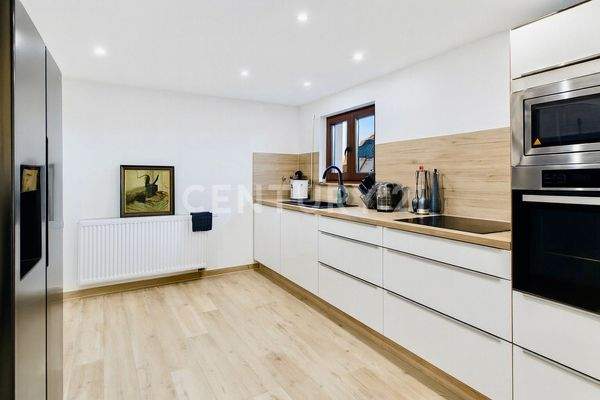 Küche – großzügige Arbeits- und Stauraumbereiche