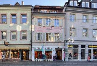 Zentral gelegenes Wohn- und Geschäftshaus in der Freiburger Innenstadt