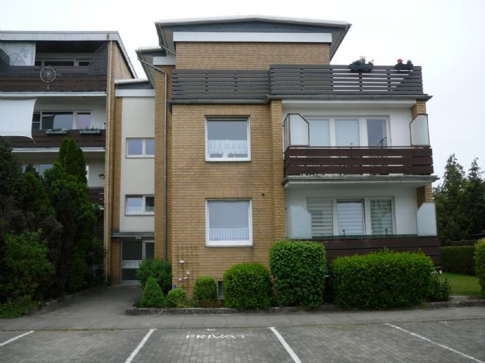 Gepflegte und gut ausgestattete 3-Zimmer-Wohnung mit Einbauküche, Balkon, Keller und Garage ab 15.06.2023 in Uelzen zu vermieten