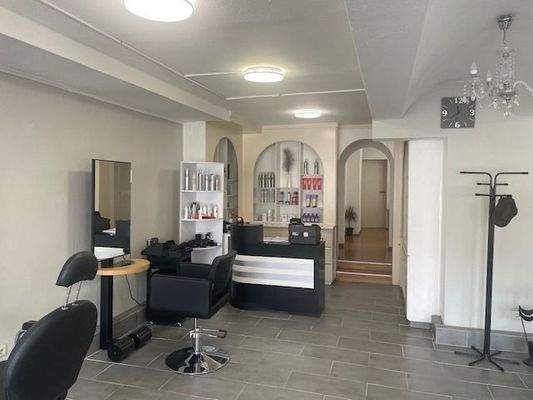 Gewerbe EG Vorderhaus