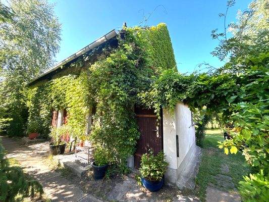 Nebengebäude mit Keller und Dachausbau