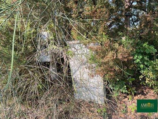 Strom und Wasser anliegend