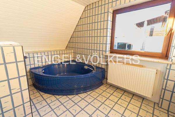 Badezimmer mit Badewanne