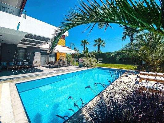 Detached Villa with Pool in Çeşme İzmir Close to Ilıca Beach
