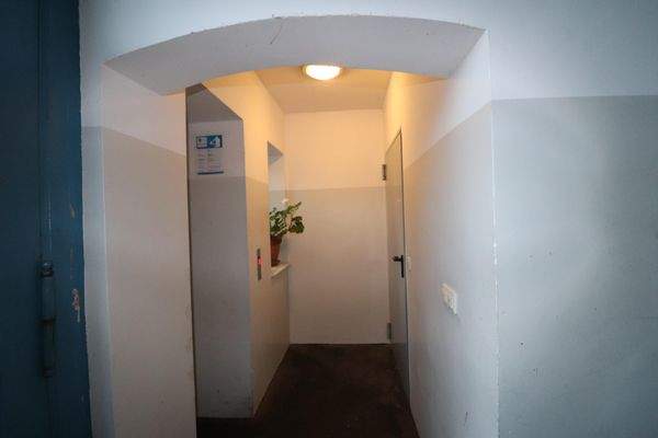 Zugang Aufzug und Kellerabteil