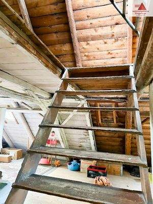 Aufgang Spitzboden