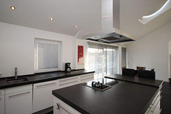 NOLTE KÜCHE MIT GUTMANN/BOSCH/SIEMENS-EQUIPMENT