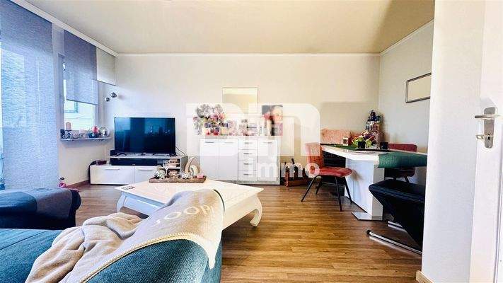 Wohn / Esszimmer / Zugang Balkon