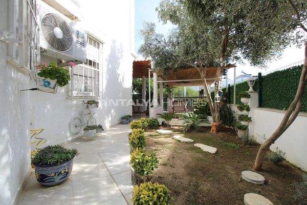 Furnished Villa with Garden near the Beach in Kadriye Antalya