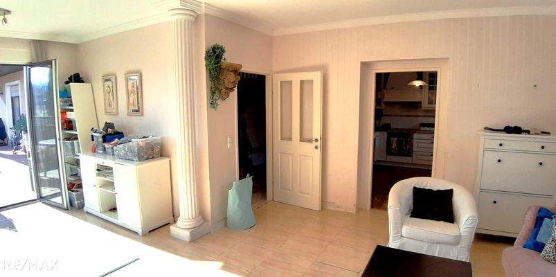 Wohnz. Tür z. Vorzimmer und Küche