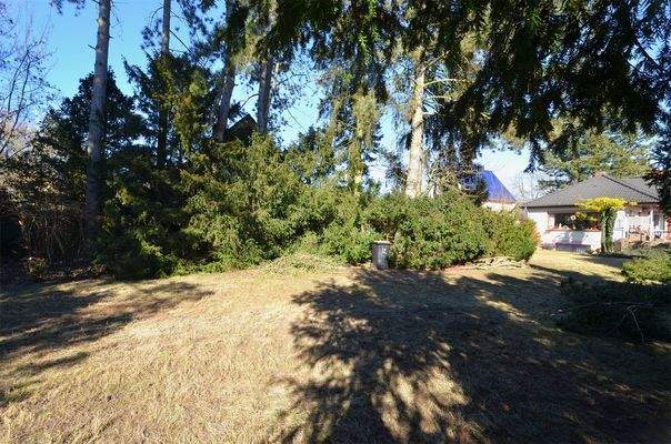 Baugrundstück seitlich