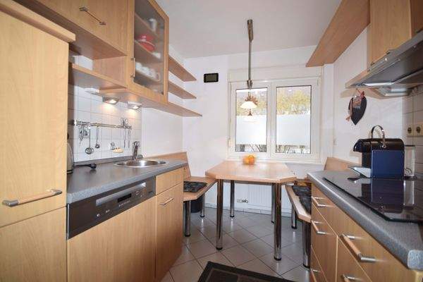 Einbauküche mit Sitzplatz