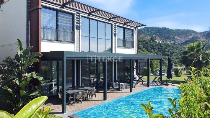 House with Sea Views and Private Pool in Bodrum Yalıkavak