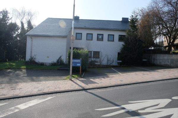 Außenaufnahme Straßenseite