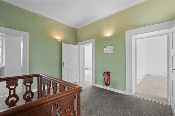 Villa Treppenhaus/Flur 1.OG