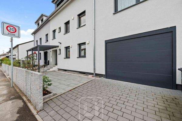 Garage | Stellplatz davor