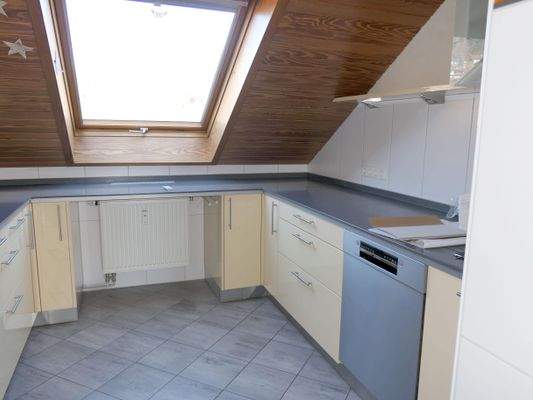 Küche mit Einbauküche