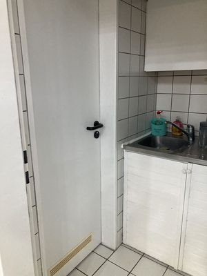 die Pantry Küche mit WC