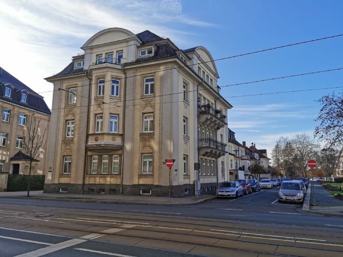 großzügige Villa im Jugendstil 770 m² 6 WE und 1 Gewerbe MFH Rendite