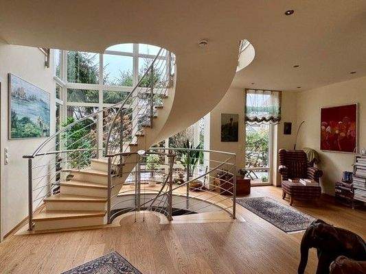 Wendeltreppe ins DG.jpg