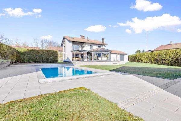 Hausansicht / Garten