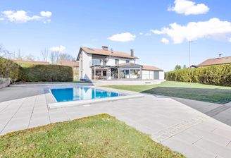 Hausansicht / Garten