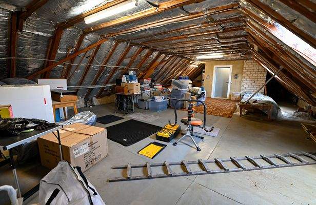 Großes Studiozimmer