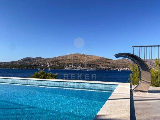 Sorgenfreie Harmonie mit Meerblick im tollen Pool