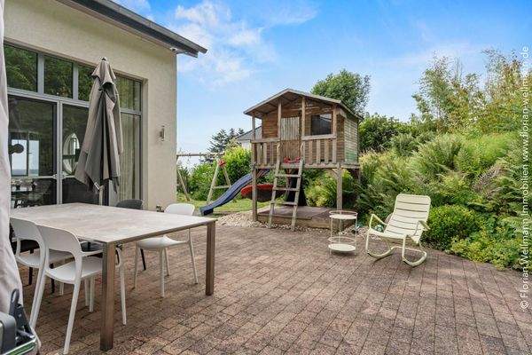 62,66 m² große Südterrasse mit herrlichem Ausblick und viel Privatsphäre