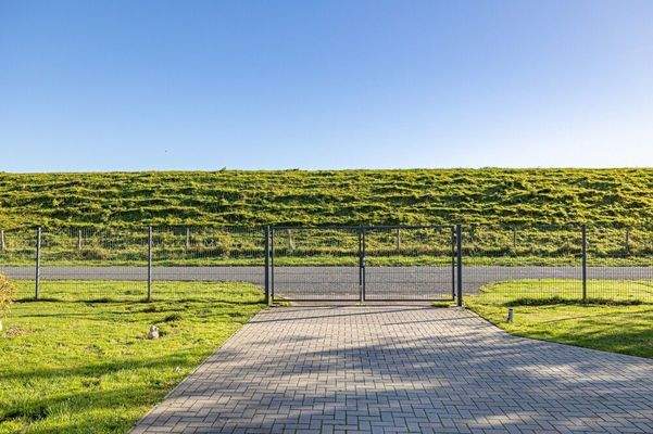 Hundegerecht eingezäunt