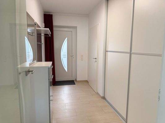 Entré mit Garderobenschrank