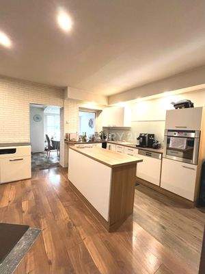 Blick Richtung separatem Esszimmer