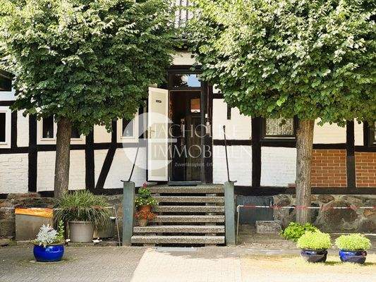 210.Haus.Außen.Hintereingang