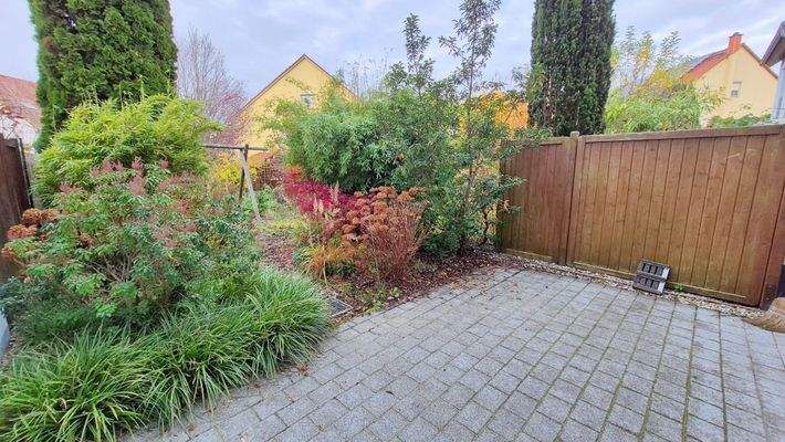 Gartenterrasse 2.jpg