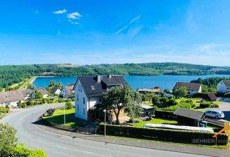 Sommerlicher Blick vom Balkon