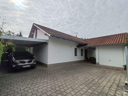 Hausansicht Einfahrt