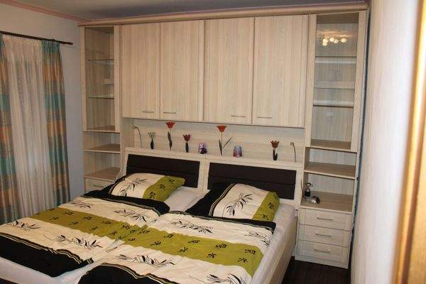 Schlafzimmer (1).JPG