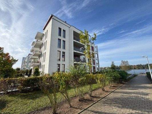 Hausansicht mit Promenade