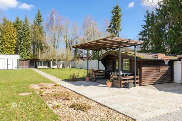 Garten - (KI generiert)