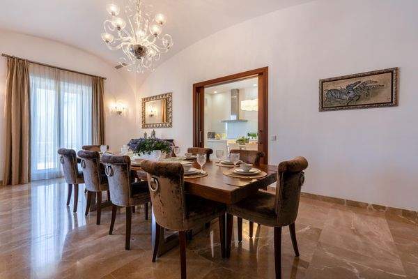 f93a1e0d-5145-4b3c-87ab-5b2ebc456e45