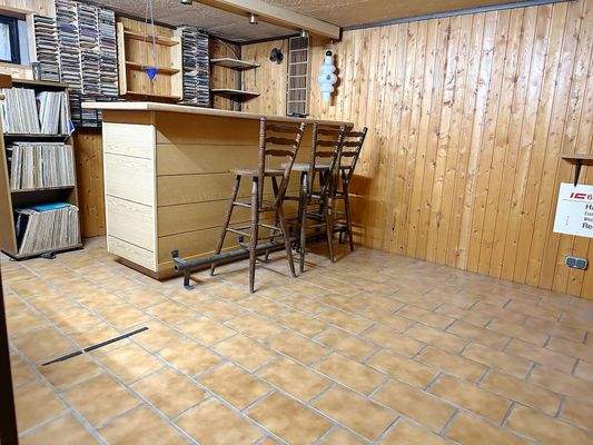 Auch sehr gepflegt, z. B. Barraum.